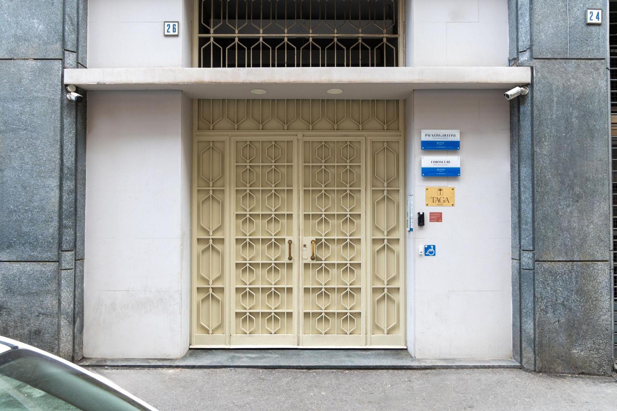 Residence Palazzo Dei Delfini By Receptio CTA Exterior foto