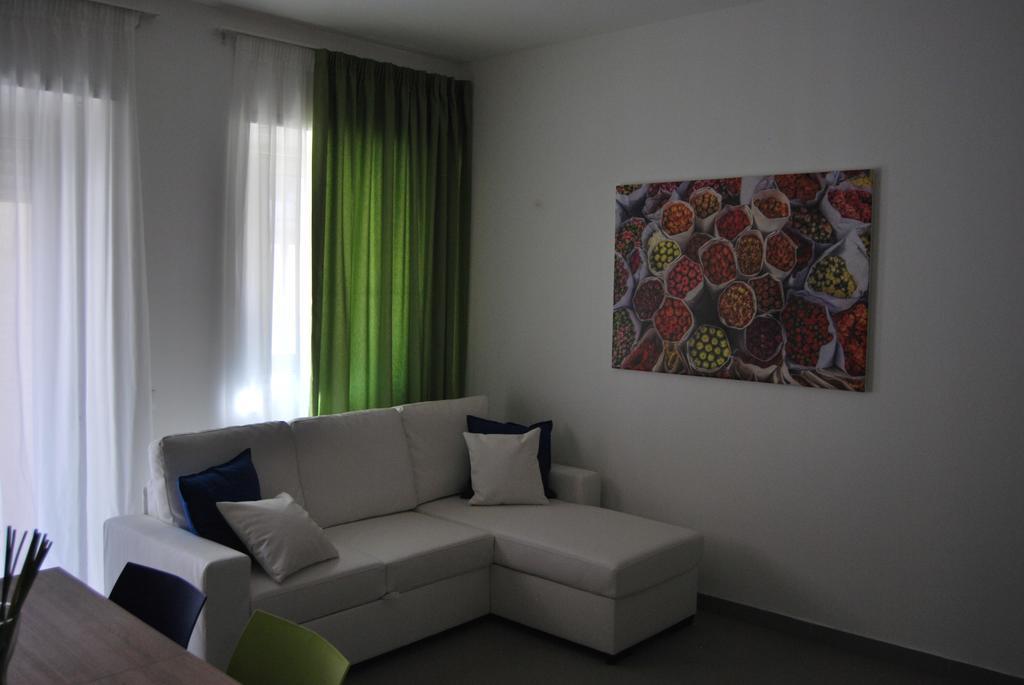Residence Palazzo Dei Delfini By Receptio CTA Exterior foto
