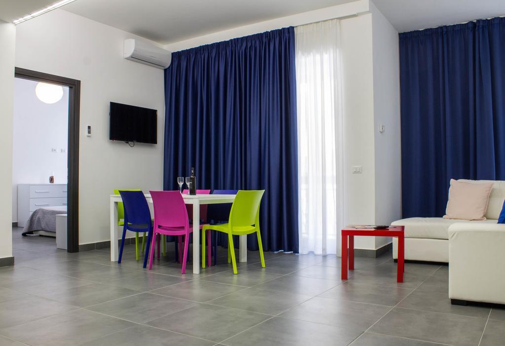 Residence Palazzo Dei Delfini By Receptio CTA Exterior foto
